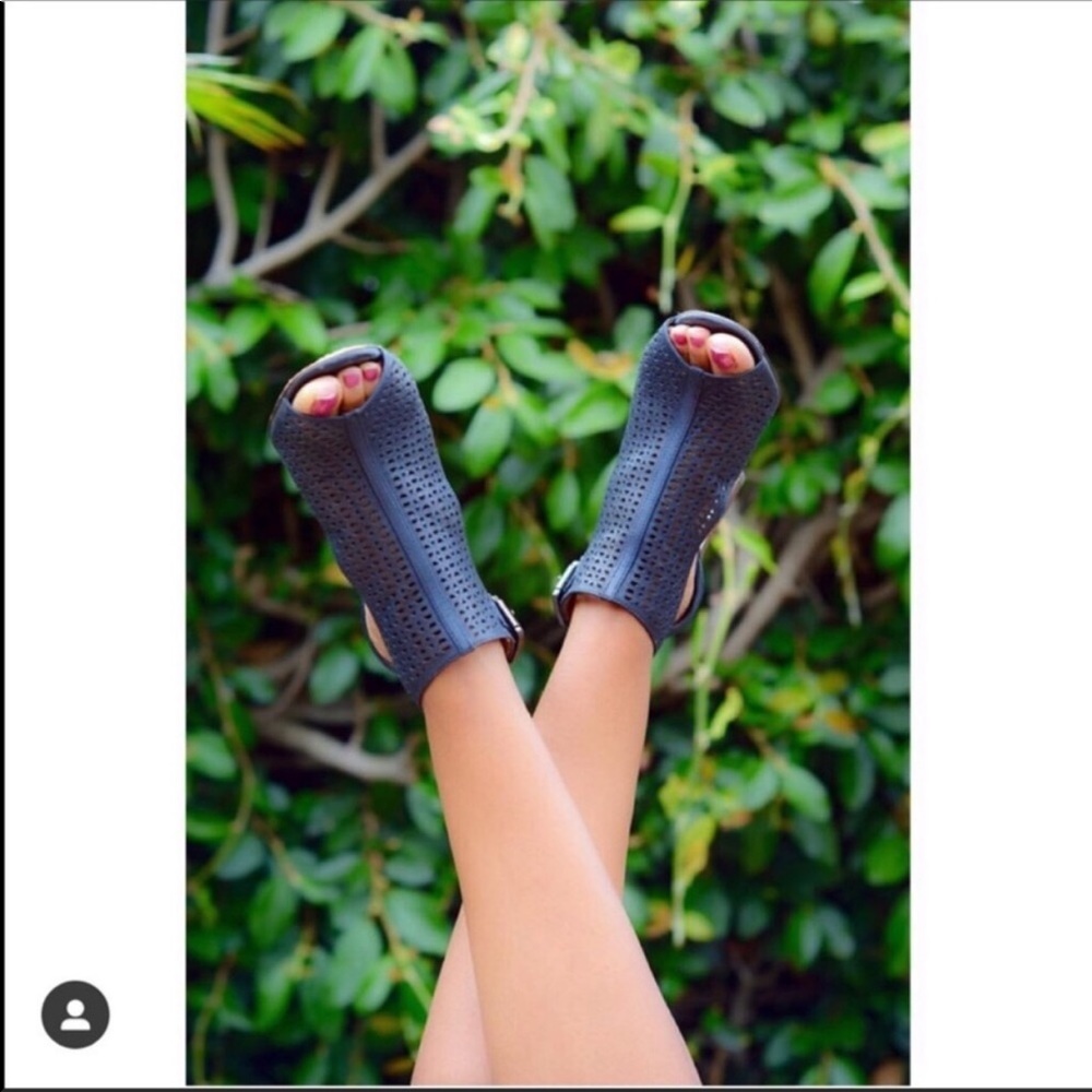Louise et Cie Navy Peep-toe Olivia Heels